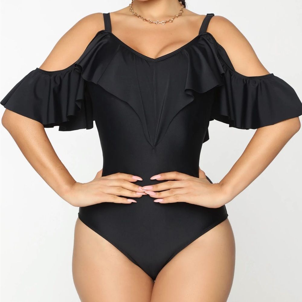Fashion nova make a wave one piece swimsuit size medium in black
